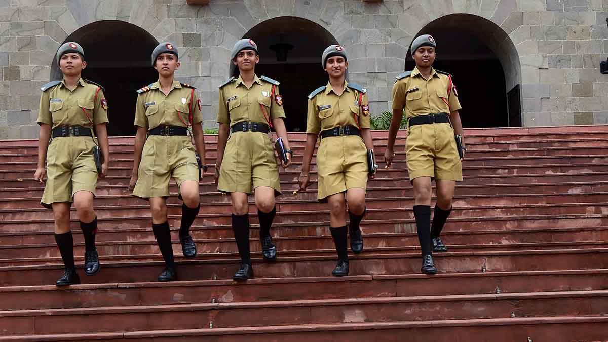3-Marching-into-history